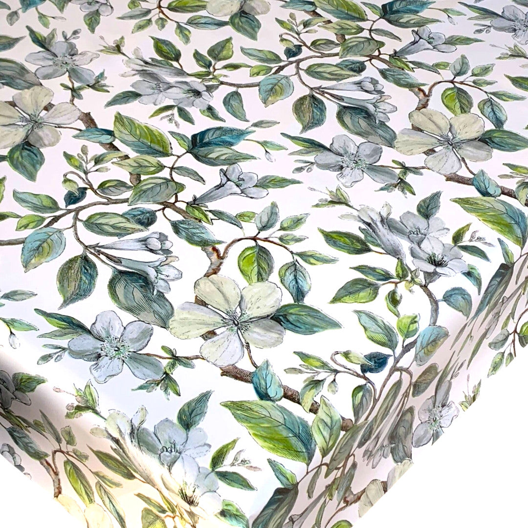Apple Blossom Blue - Wachstuch Tischdecke mit klassischem Blumenmotiv, 160 cm breit, Ecke