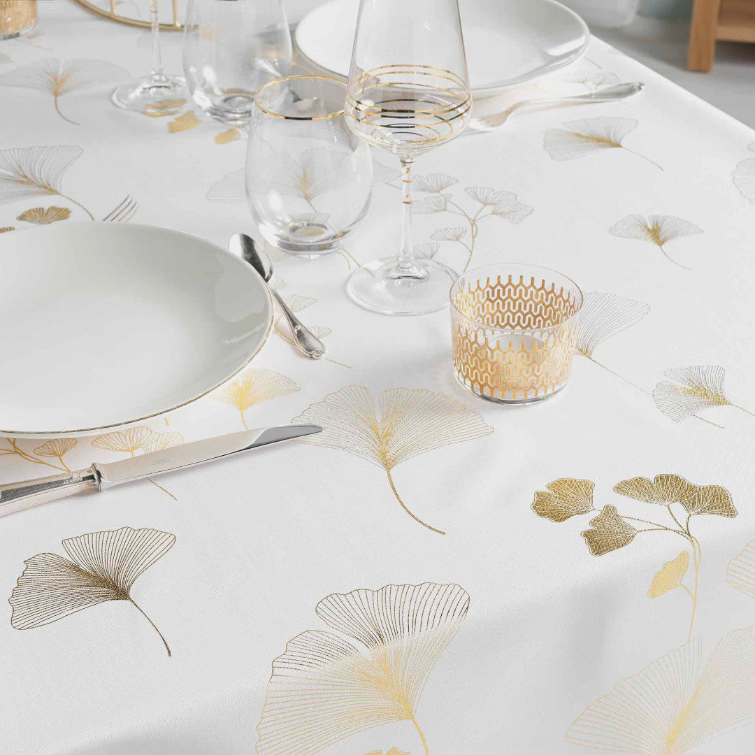 Bloomy Metallic Print - Weiß/Gold - Fleckabweisende Weihnachtstischdecke, 150 x 300 cm, Nahaufnahme