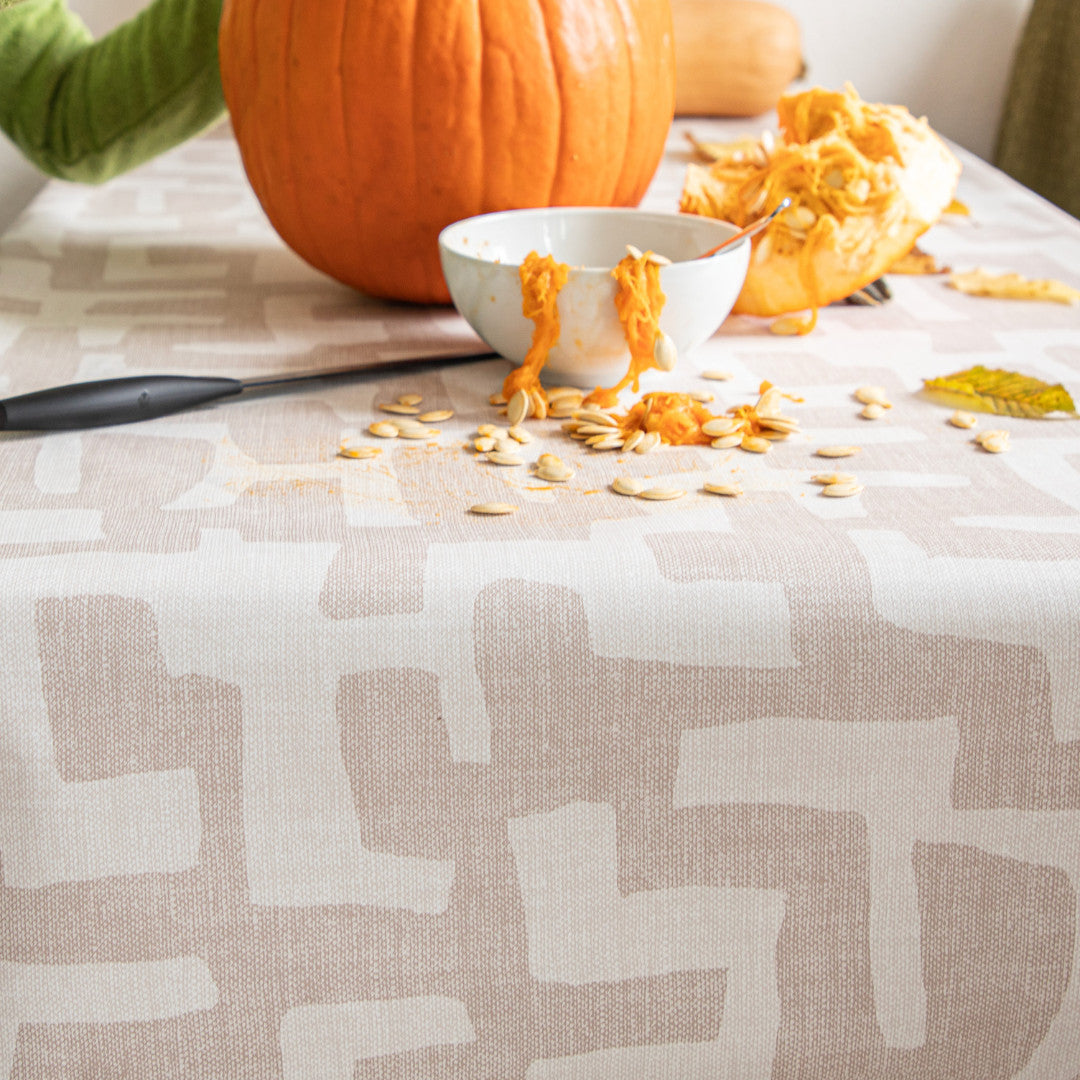 Ellada – Extra starke Wachstuch Tischdecke in Beige mit grafischem Muster