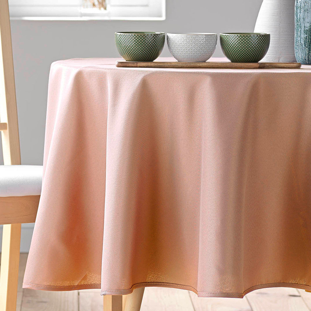 Essentiel Blush – Einfarbige runde Tischdecke Ø 180 cm, Nahaufnahme
