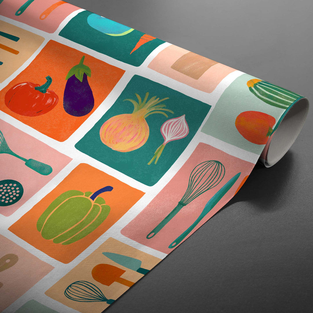 Minestrone Multico – Farbenfrohe Wachstuch Tischdecke mit Küchenmotiven, aufgerollt
