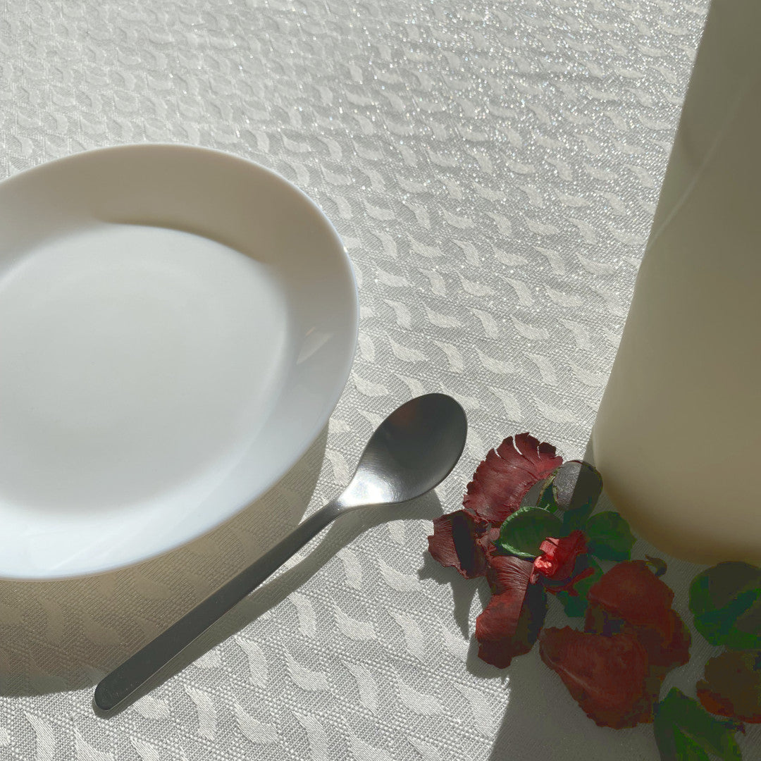 Munch Plata Silberblatt – elegante abwaschbare Tischdecke mit silbernem Lurex