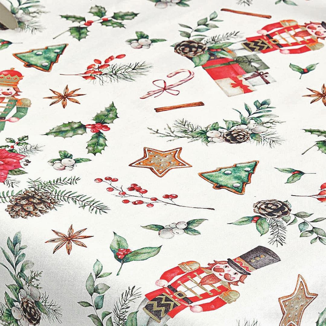 Nussknacker und Geschenke – abwaschbare Weihnachtstischdecke mit klassischen Motiven