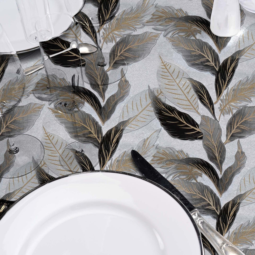 Oralia Metallic - Runde Wachstuch-Tischdecke mit glänzenden Blättern, Ø 155 cm, Nahaufnahme