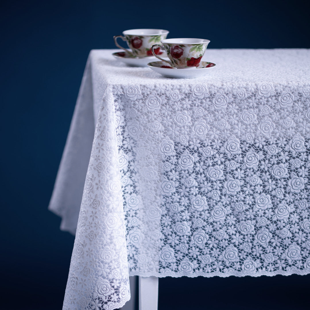 Petite Rose Weiß – Wachstuch Tischdecke in Spitzenoptik mit kleinen Rosen, Ecke