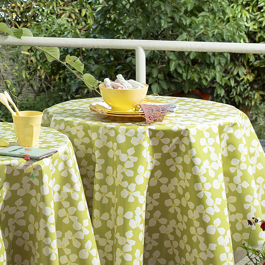 Poppy Spring Moss Lola Runde Wachstuch Tischdecke mit Blumendesign