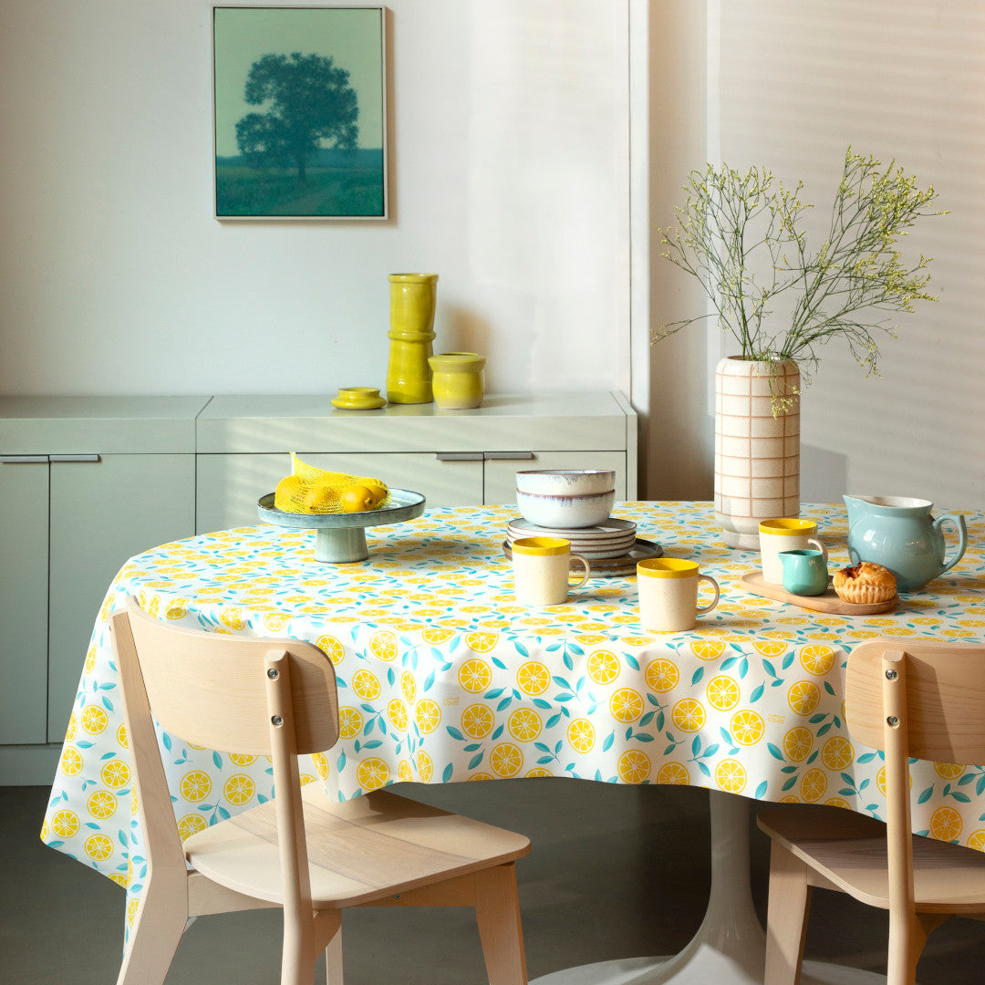 Slice Me Up Limonata – Captain Cook Wachstuch Tischdecke mit grafischem Zitrusprint, Ambiente