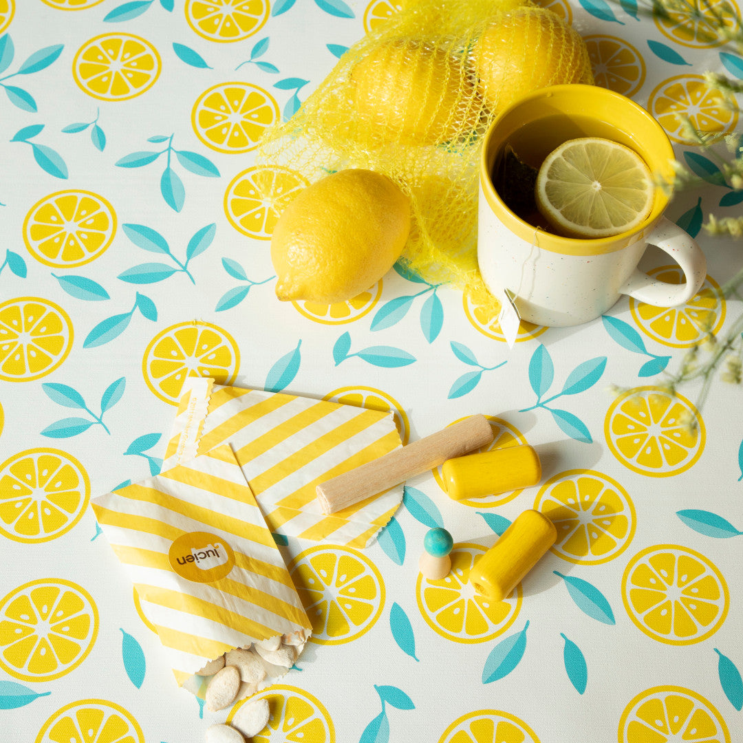 Slice Me Up Limonata – Captain Cook Wachstuch Tischdecke mit grafischem Zitrusprint, Nahaufnahme