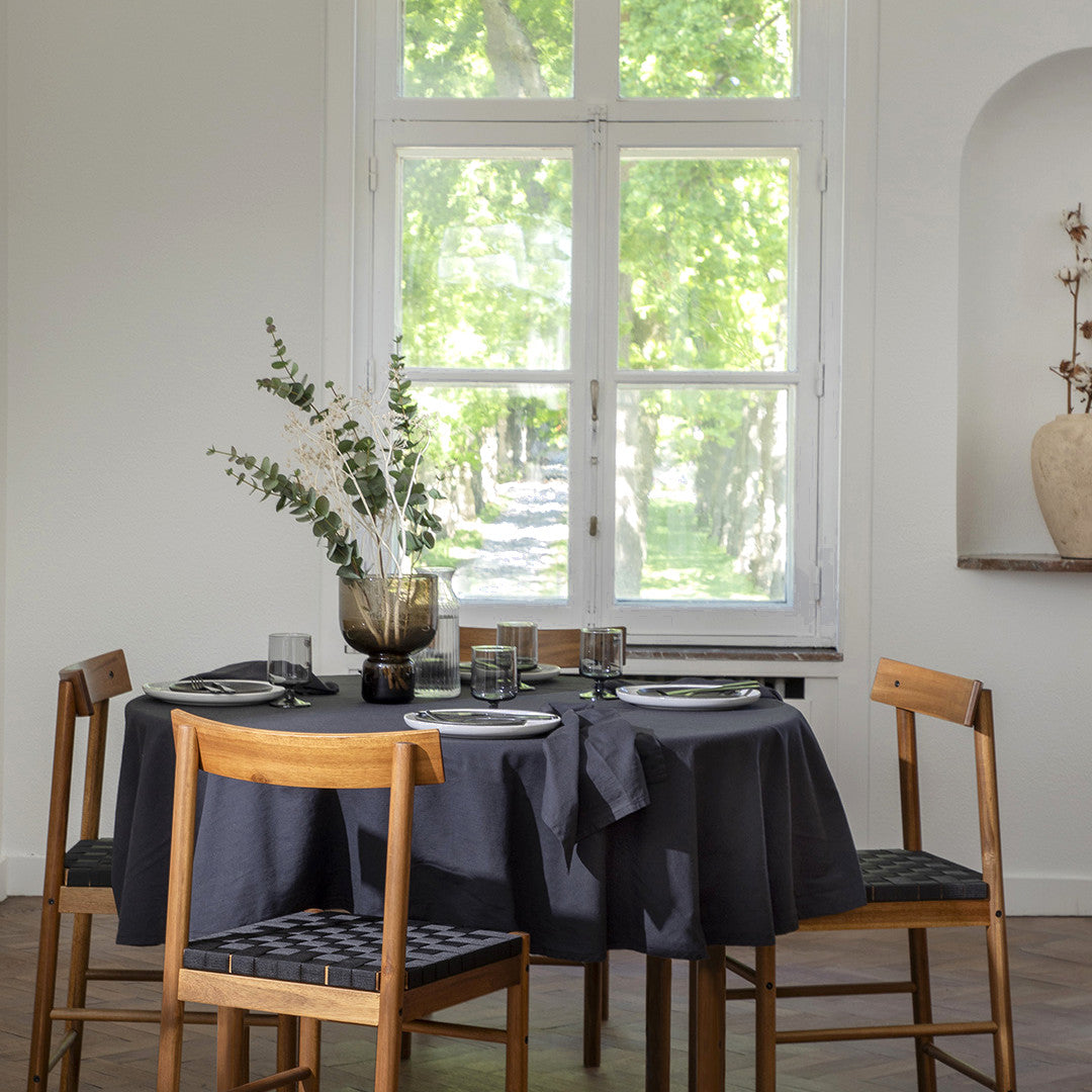 WOW Leinentischdecke, Essence Midnight – Rund Ø 180 cm, Ambiente