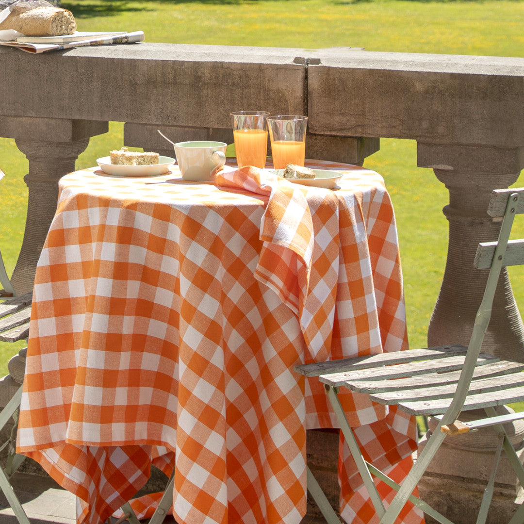 WOW Spring Apricot – Karierte Baumwolltischdecke 150 x 150 cm, Ambiente