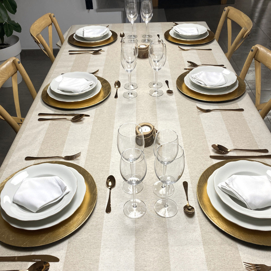 Wells Lino – Jacquardgewebte abwaschbare Tischdecke mit Streifen und Leinenoptik, Ambienteaufnahme 2