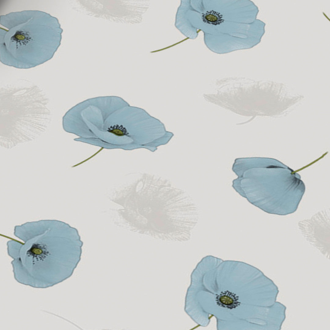 Amapolas Blue – Wachstuch Tischdecke mit feinen blauen Mohnblumen, Nahaufnahme