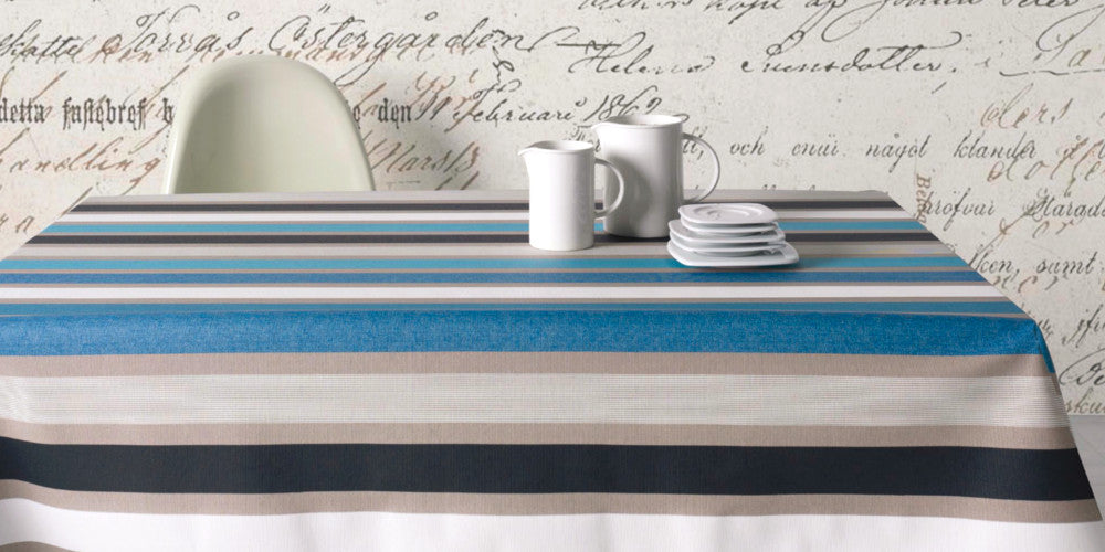 Caravaggio Blau, abwaschbare Tischdecke mit Streifen, 160 cm breit