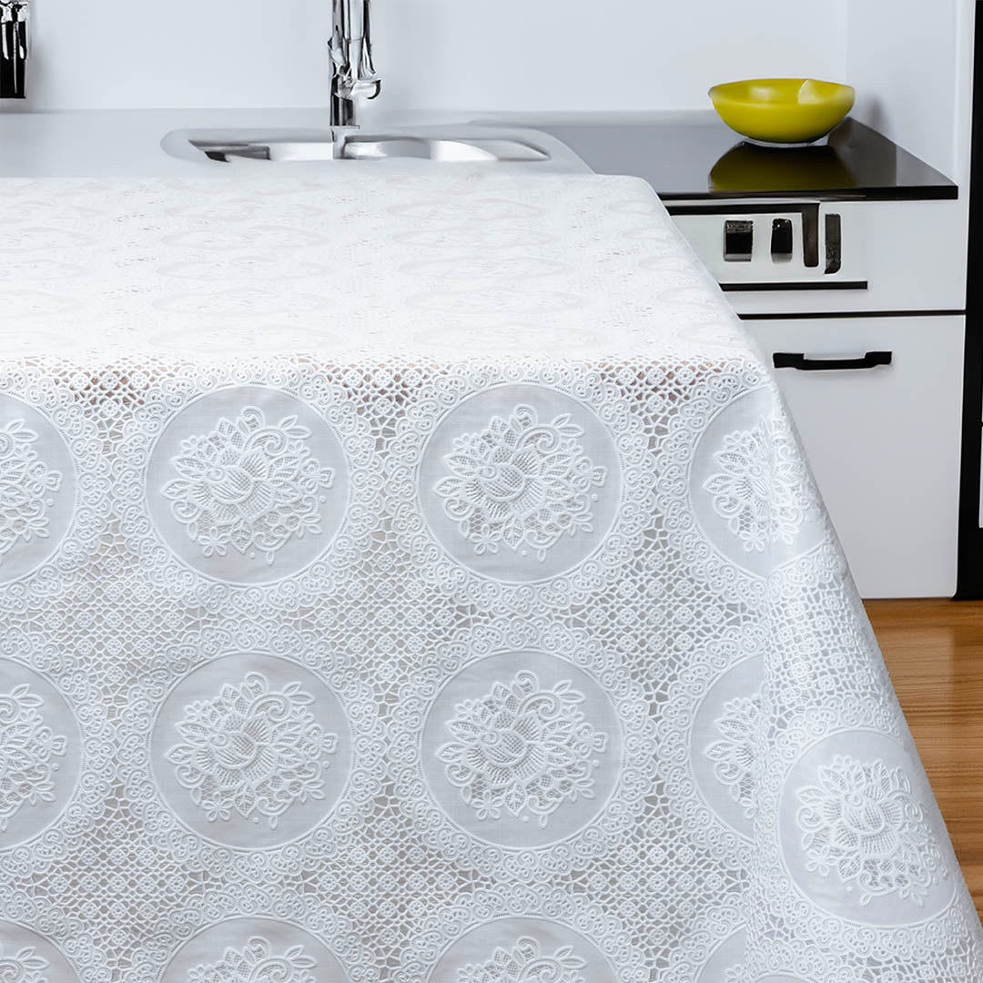 Rosina Wachstuch Tischdecke mit Spitze – klassische Spitzentischdecke in Weiß