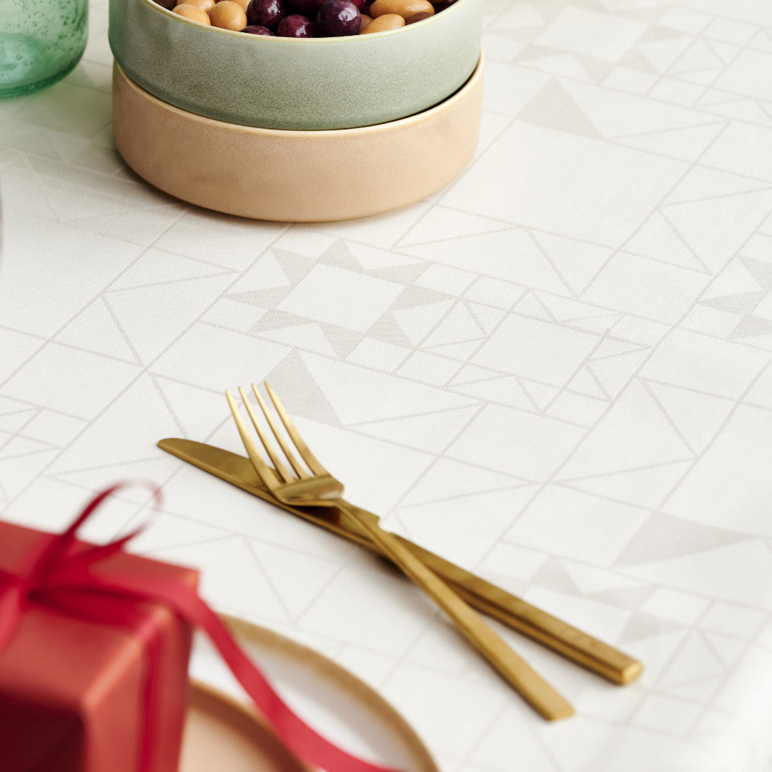 Södahl Star Damask Beige – Runde Weihnachtstischdecke mit Weihnachtsgeschenk