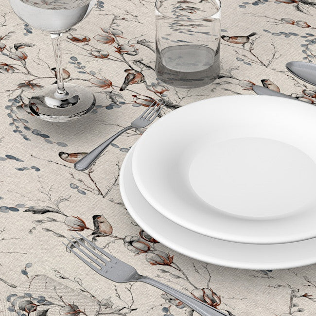 Schneebeeren und Vögel – Abwaschbare Tischdecke in Leinenoptik, Details