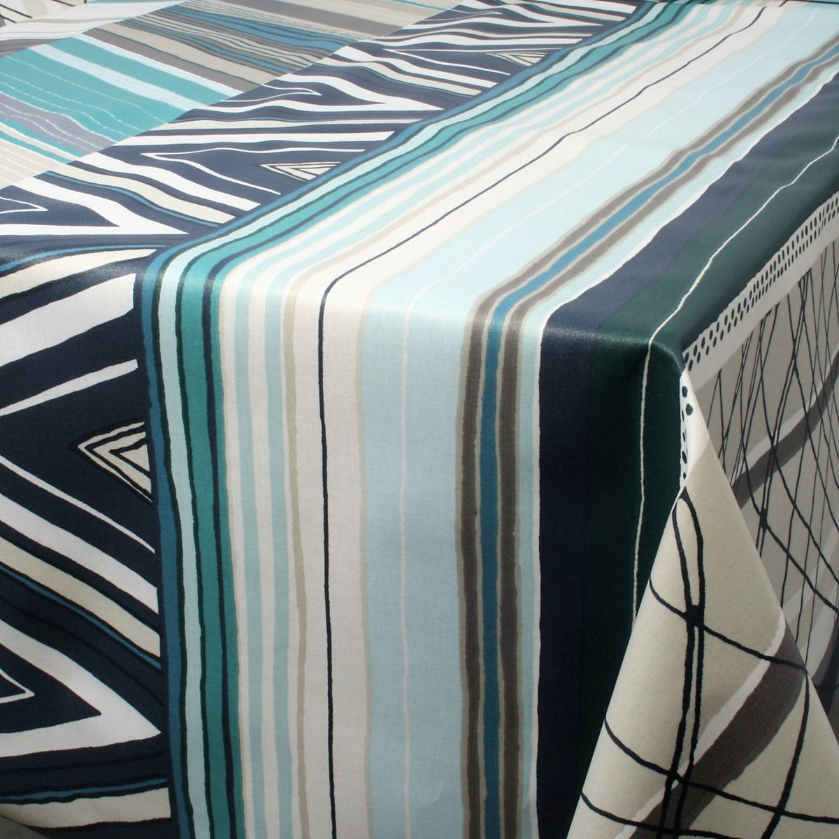 Sombrero Bleu abwaschbare Tischdecke blau, 155 cm breit