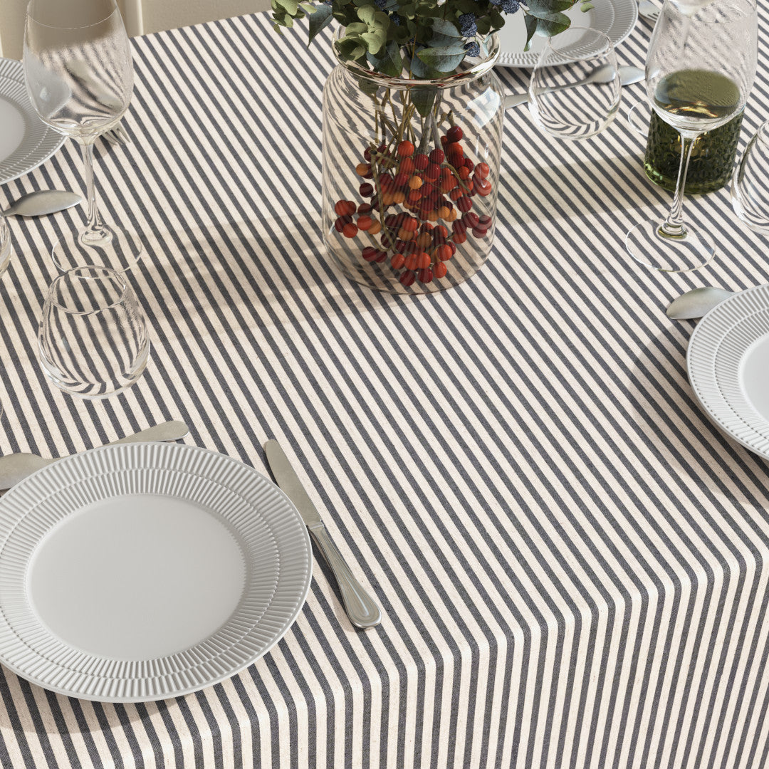 Querstreifen Grau - Abwaschbare Tischdecke mit Streifen und Tischdekoration