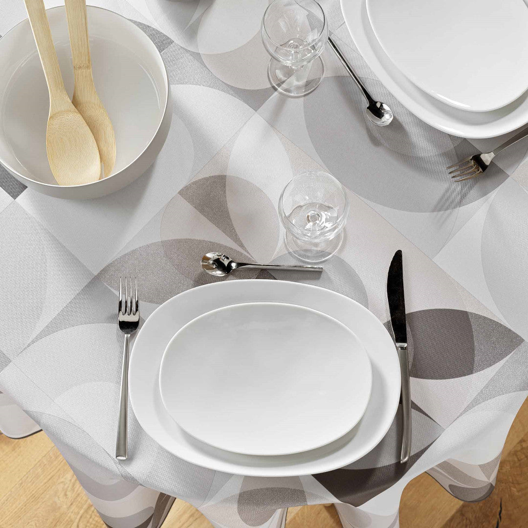 Tessouro Natural Tischdecke mit Tischdekoration, inklusive weißem Porzellan und Gläsern