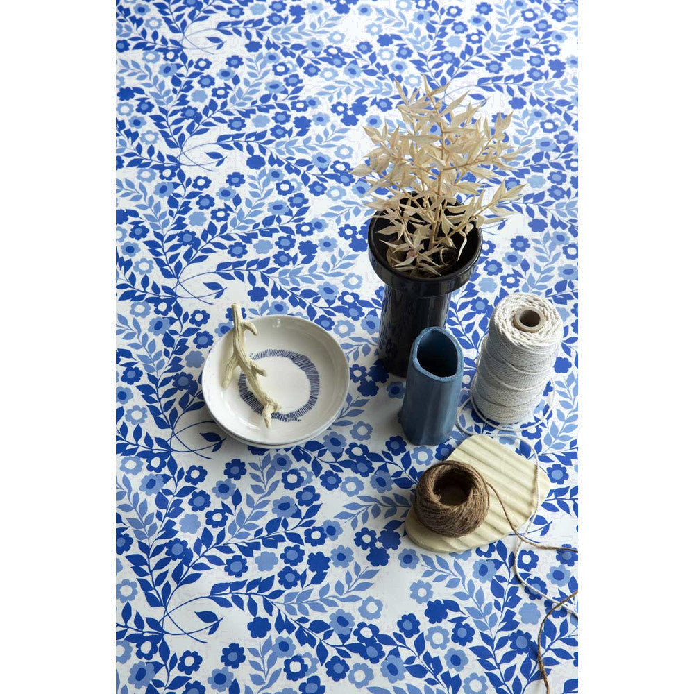 Lola Wachstuch Tischdecke - Wallflower Heavenly Blue