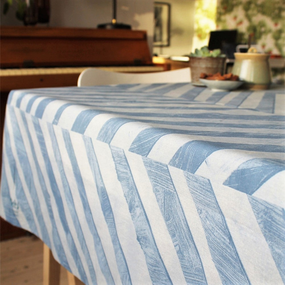 Zigsak Blau, Notes by Susanne Schjerning abwaschbare Tischdecke mit rutschfester Unterseite