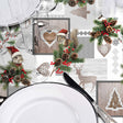 Ansel – Wachstuch Tischdecke für Weihnachten mit Rentier und Kaninchen in Winterlandschaft, Nahaufnahme