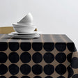 Bubbles Taupe - Abwaschbare Sødahl Tischdecke aus 100% Baumwolle mit rutschfester Unterseite