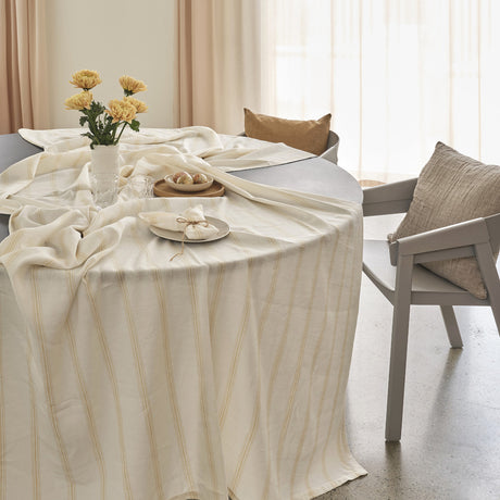 Compliments Leinen Tischdecke Brise, Gelb - 200 x 200 cm, Ambienteaufnahme
