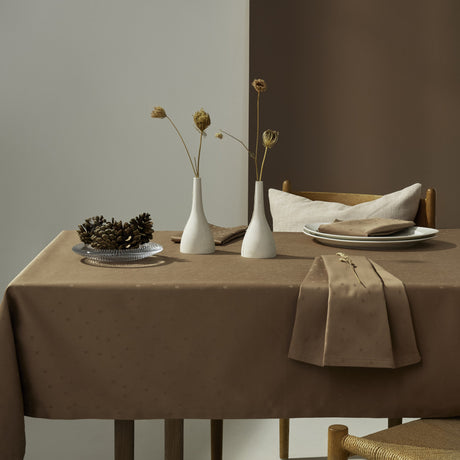 Compliments Damasttischdecke Confetti, Walnuss - 150 x 350 cm, Ambiente