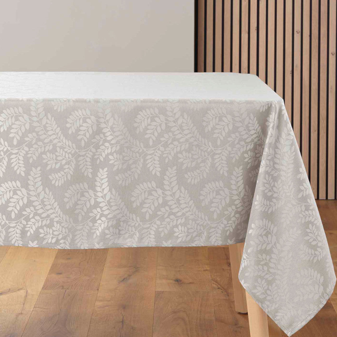 Doriane Taupe – Damasttischdecke mit gewebtem Blattmuster – 140 x 240 cm, Tisch
