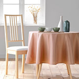 Essentiel Blush – Einfarbige runde Tischdecke Ø 180 cm, Ambienteaufnahme