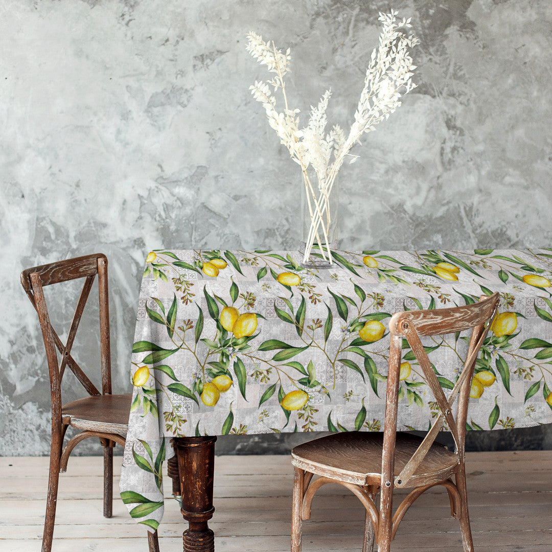 Limonero – Abwaschbare Tischdecke mit Zitronen und Patchworkmuster, Ambienteaufnahme