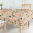 Forårsgren – Abwaschbare Tischdecke in Leinenoptik mit Blumen und Vögeln, 160 cm breit, Ambienteaufnahme
