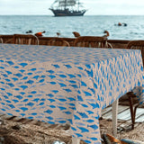 Marino Blåfisk – Abwaschbare Tischdecke in Leinenoptik mit maritimem Muster, am Meer