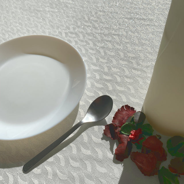 Munch Plata Silberblatt – elegante abwaschbare Tischdecke mit silbernem Lurex