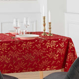 Naelle Rot/Gold - Weihnachtstischdecke mit goldenen Blättern, 140 x 240 cm, Ambienteaufnahme
