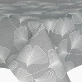 Nordfavn Ginko Grau – Abwaschbare Tischdecke mit stilisierten Blättern, Ecke
