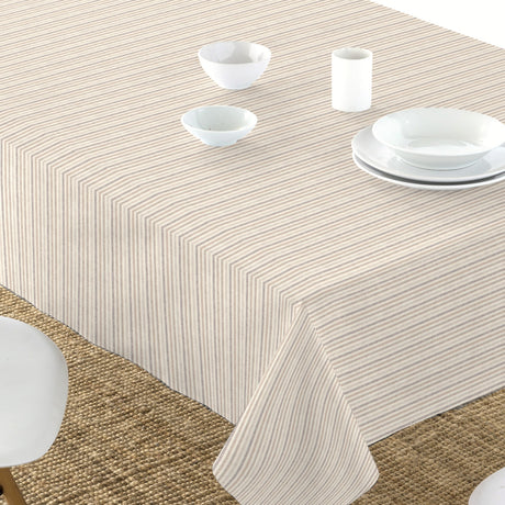 Nordfavn Pitiusa Sand und Beige – Abwaschbare Tischdecke mit kleinen Querstreifen, Tisch