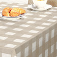 Nordfavn Royal Beige – Wachstuch Tischdecke in Beige mit Karomuster, Details