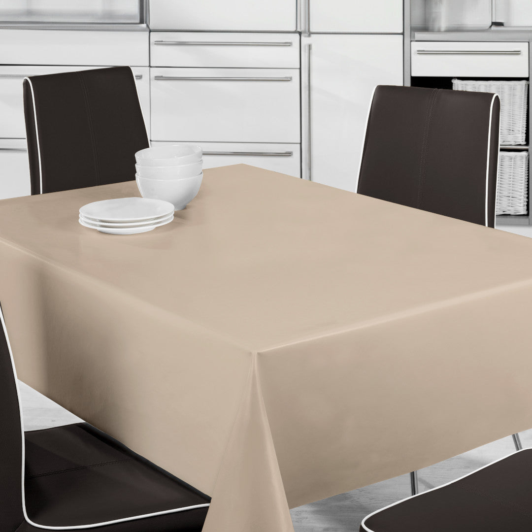 Nordfavn Uni Sesambeige - Einfarbige, halbglänzende Wachstuch Tischdecke, Ambiente