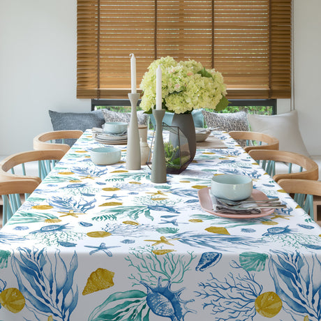 Odeta – Extra starke Wachstuch Tischdecke mit maritimem Muster, Ambienteaufnahme