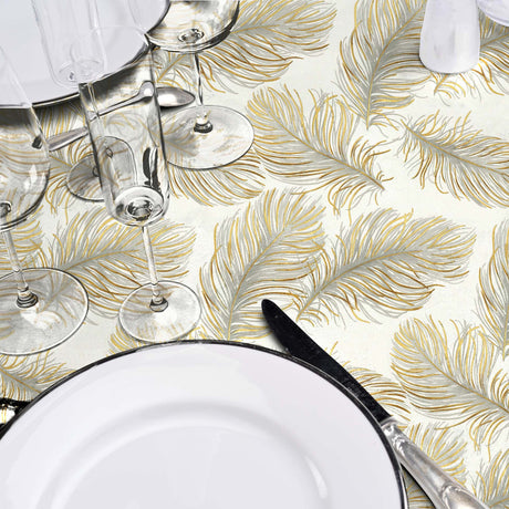 Plumina Mettalic - Runde Wachstuch-Tischdecke mit eleganten Federn in Gold und Grau, Ø 155 cm, Nahaufnahme