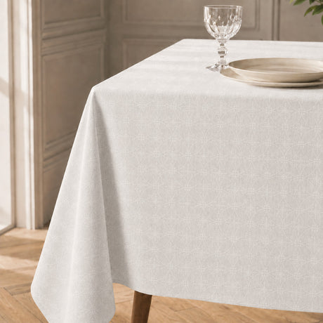 Rivera Blanco – Jacquardgewebte abwaschbare Tischdecke in Offwhite