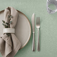 Nordfavn Roa Wasabi Grün – Breite jacquardgewebte abwaschbare Tischdecke, 160 cm
