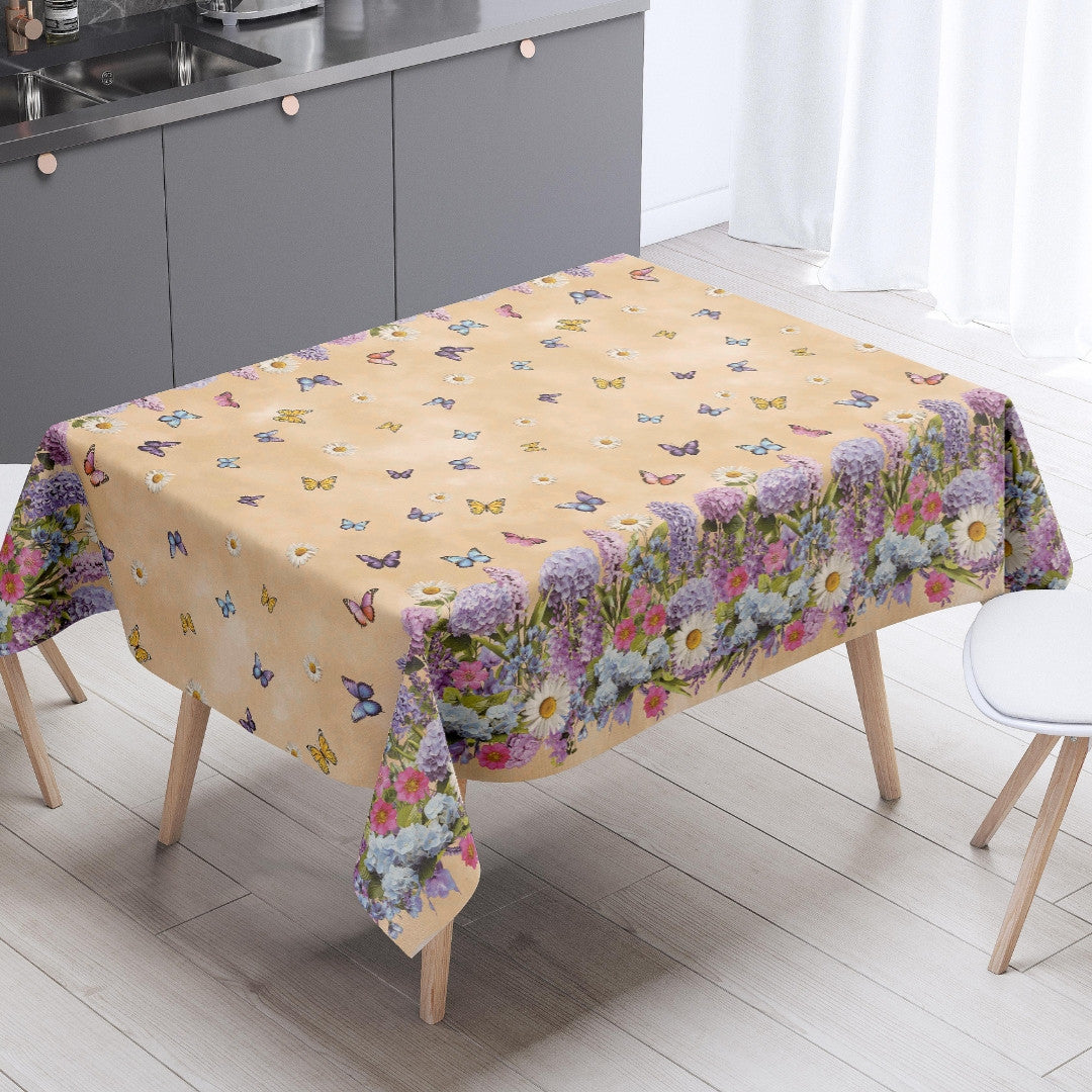Sommereng Beige – Wachstuch Tischdecke mit Blumen und Schmetterlingen, Ambiente