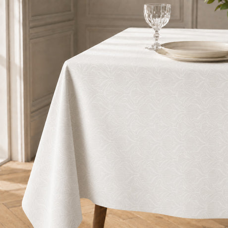 Tessai Blanco – jacquardgewebte abwaschbare Tischdecke in Offwhite, Ecke