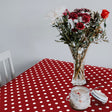 Top Dots Red - dunkelrote Wachstuch Tischdecke mit weißen Punkten, Ambiente