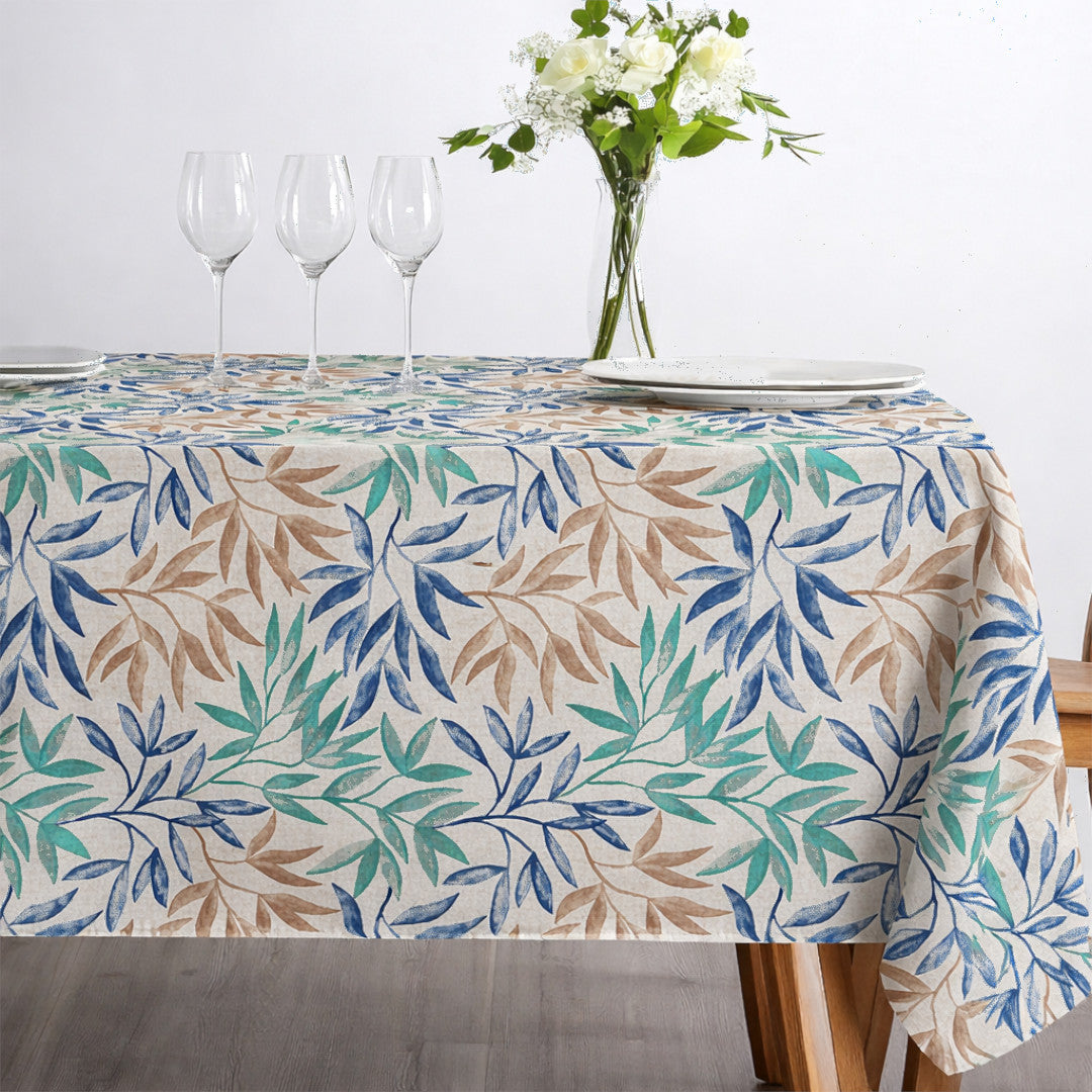 Valeria Blau – abwaschbare Tischdecke mit dekorativem Blattmotiv, Ambiente