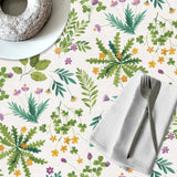 Vild Kløver – Wachstuch Tischdecke mit Blumen und Kräutern, 160 cm breit, Tischdekoration