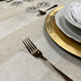 Wells Lino – Jacquardgewebte abwaschbare Tischdecke mit Streifen und Leinenoptik, Nahaufnahme 2